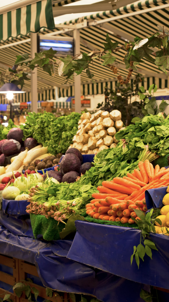 étalage fruits et légumes bio